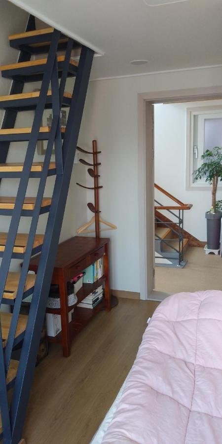Ri-In Mokpo Guesthouse エクステリア 写真